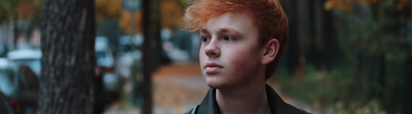 Erik Scholz wearing 1980 Voguish